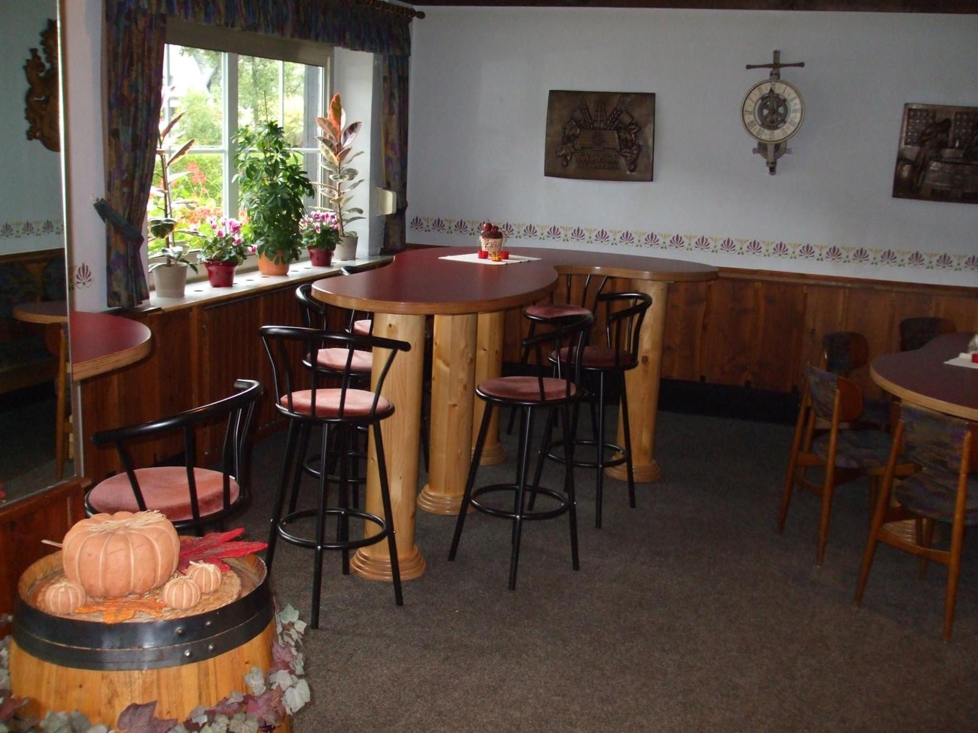 Hotel-Restaurant Zum Dorfkrug Винтерберг Екстериор снимка